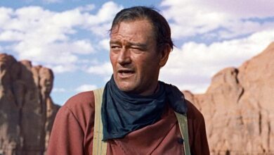 Photo of The Darkness Of The Searchers Stuck With John Wayne Even When He Wasn’t On Set