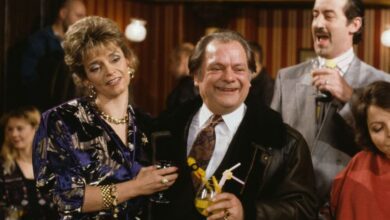 Photo of Only Fools and Horses fans go wild as BBC sitcom legends reunite