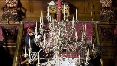 Photo of ‘One more turn to the left, Del Boy’: Stately home staff hope to avoid Only Fools and Horses moment as they clean 200-year-old chandelier