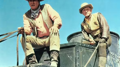 Photo of John Wayne was ‘furious’ with Kirk Douglas on The War Wagon set ‘We never saw eye-to-eye’